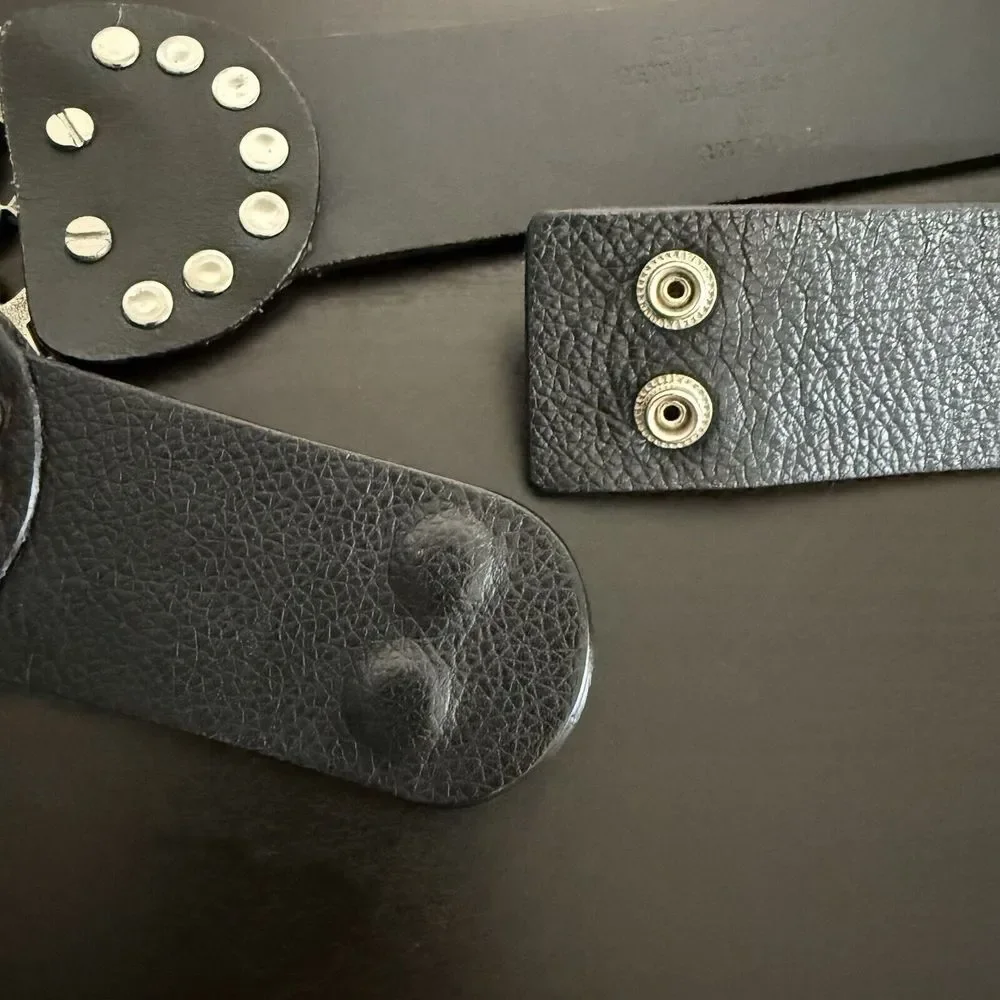 CHICO'S Genuine‎ Leather Bohemian Belt size Medium  Black Adjustable Elastic